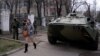 Техніка і солдати ЗС РФ на вулицях Сімферополя. Архівне фото