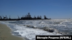 Вигляд на морський порт окупованого Бердянська, березень 2022 року