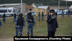 Російські силовики проводять обшуки у будинках кримських татар у Криму, березень 2019 року